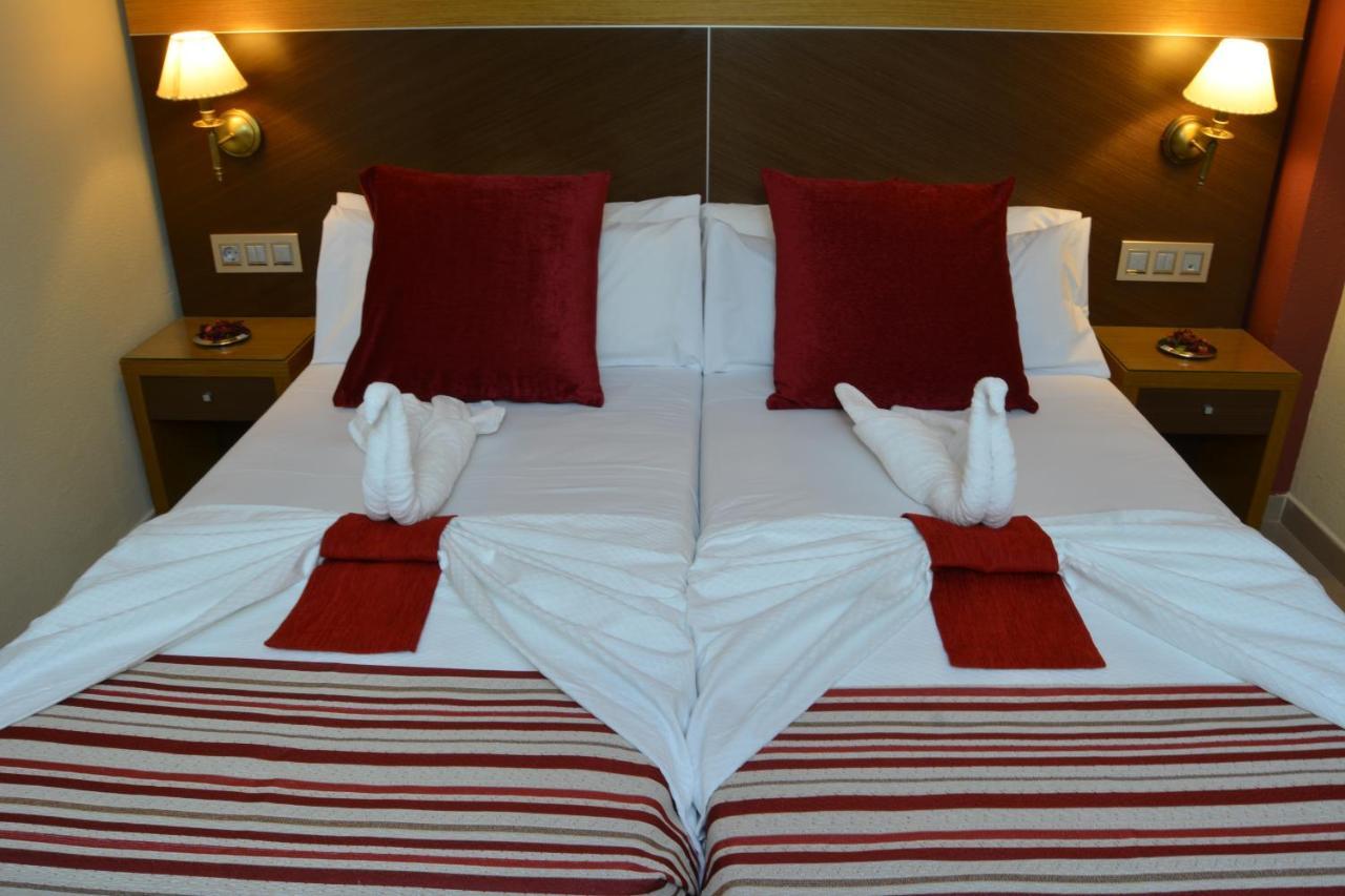 Hotel Regio 2 Kadyks Zewnętrze zdjęcie