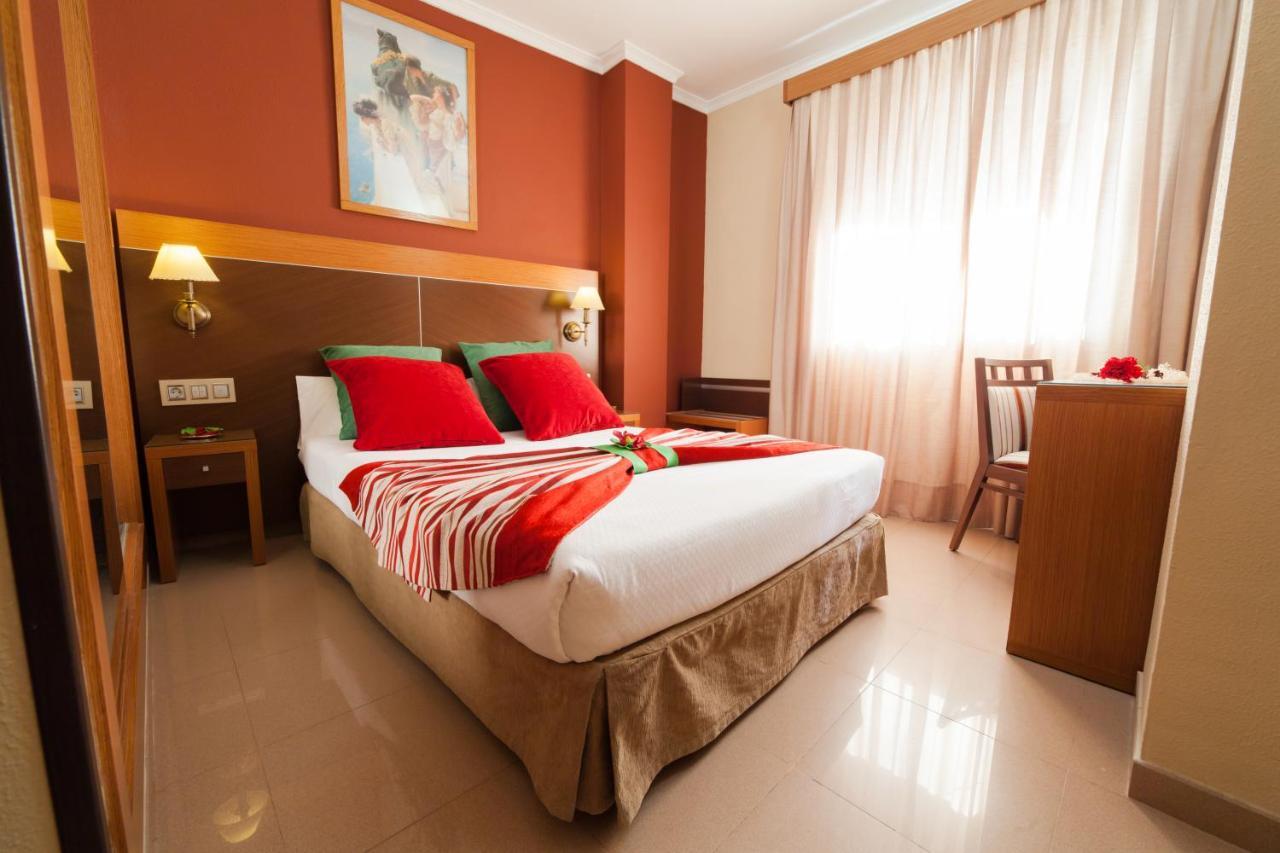 Hotel Regio 2 Kadyks Zewnętrze zdjęcie