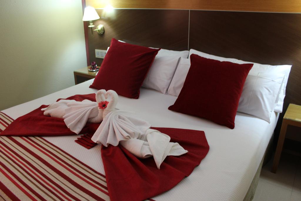 Hotel Regio 2 Kadyks Zewnętrze zdjęcie