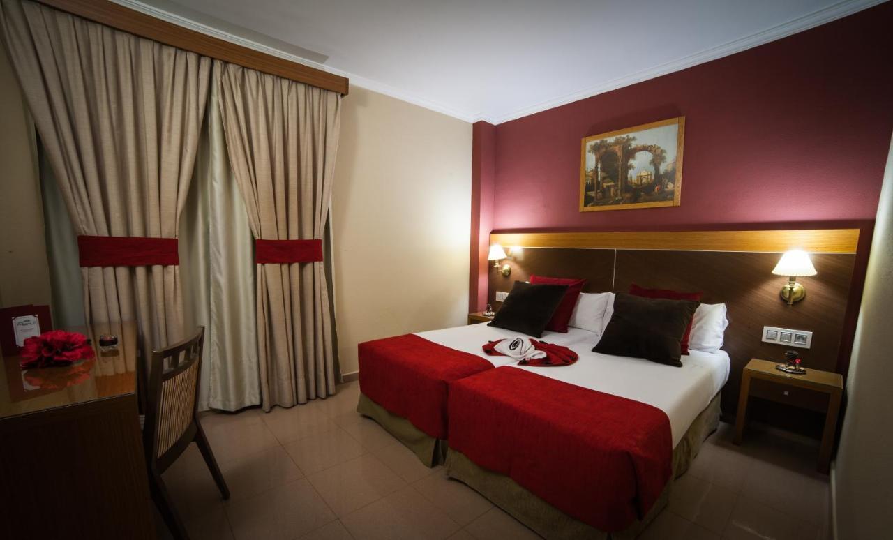 Hotel Regio 2 Kadyks Zewnętrze zdjęcie